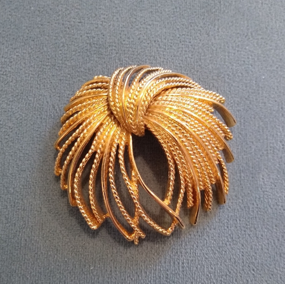 MONET "Mirador" Brooch, 60s-70s, Collectible!